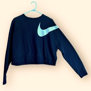Nike cropped sweatshirt with large log. Size large.